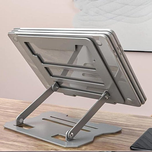 Support pc portable sur bureau avec ordinateur ferme