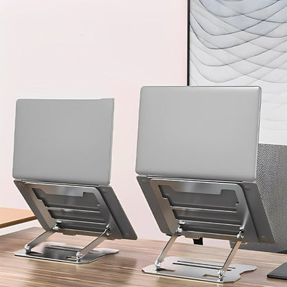 Deux Support pc portable sur table avec ordinateurs portables ouverts