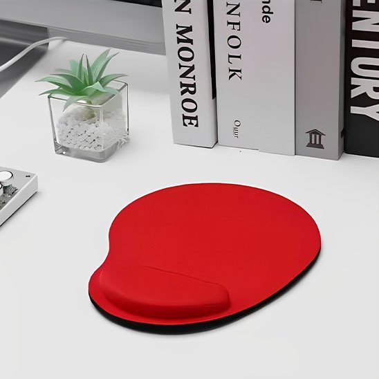 tapis de souris ergonomique rouge avec plante et livres