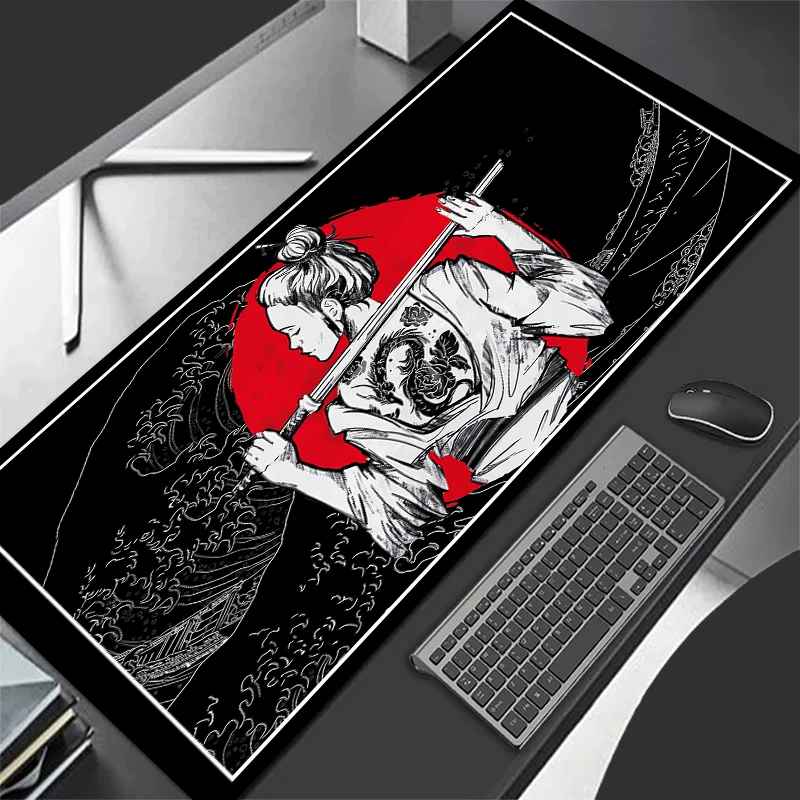 modele 2 tapis de souris gamer femme tatouee