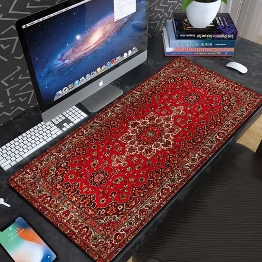 tapis de souris gamer avec ecran souris clavier et telephone portable